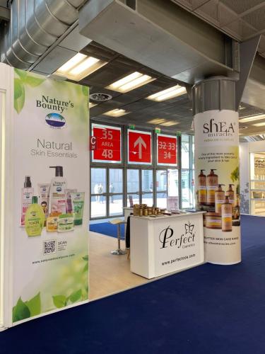 L'Origine team at trade fair